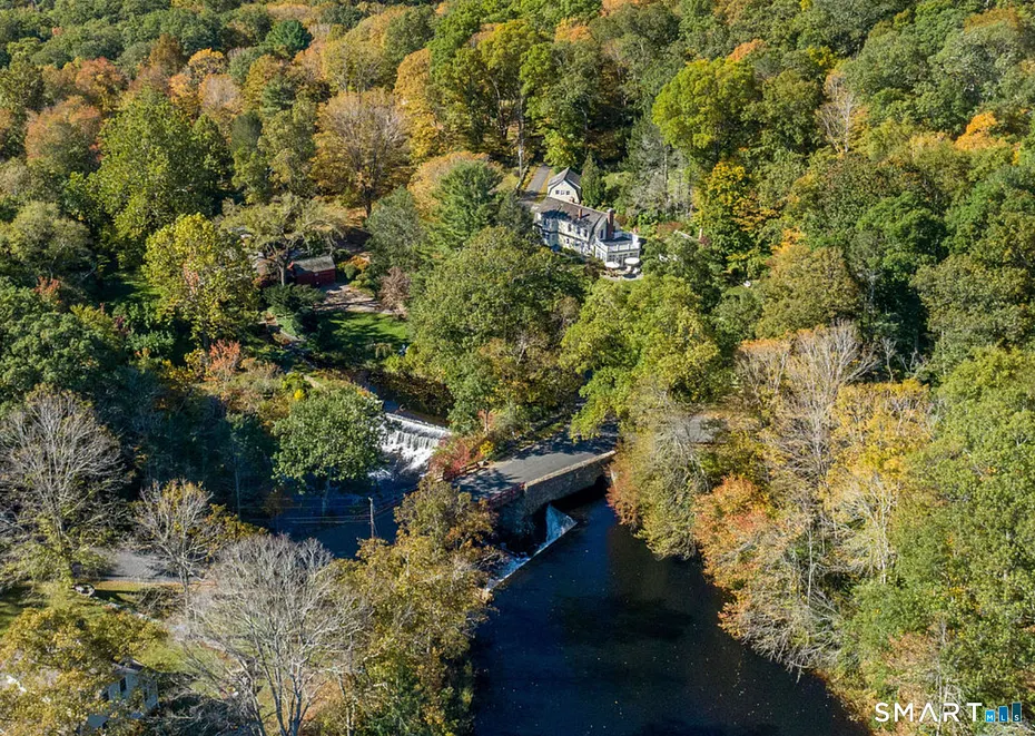 1 Honey Hill Lane Photo 4
