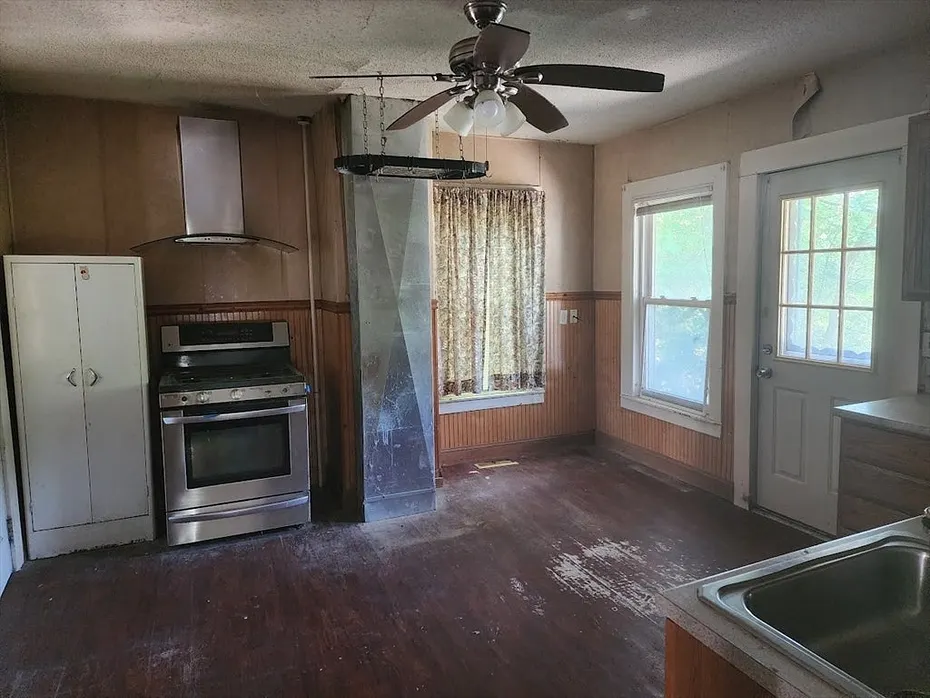 156 Grattan St Photo 4