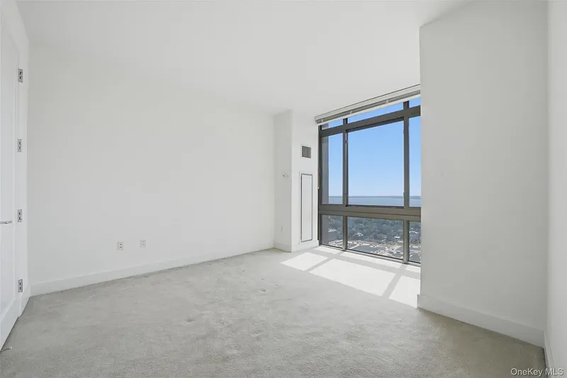 175 Huguenot Street  #2602 Photo 12