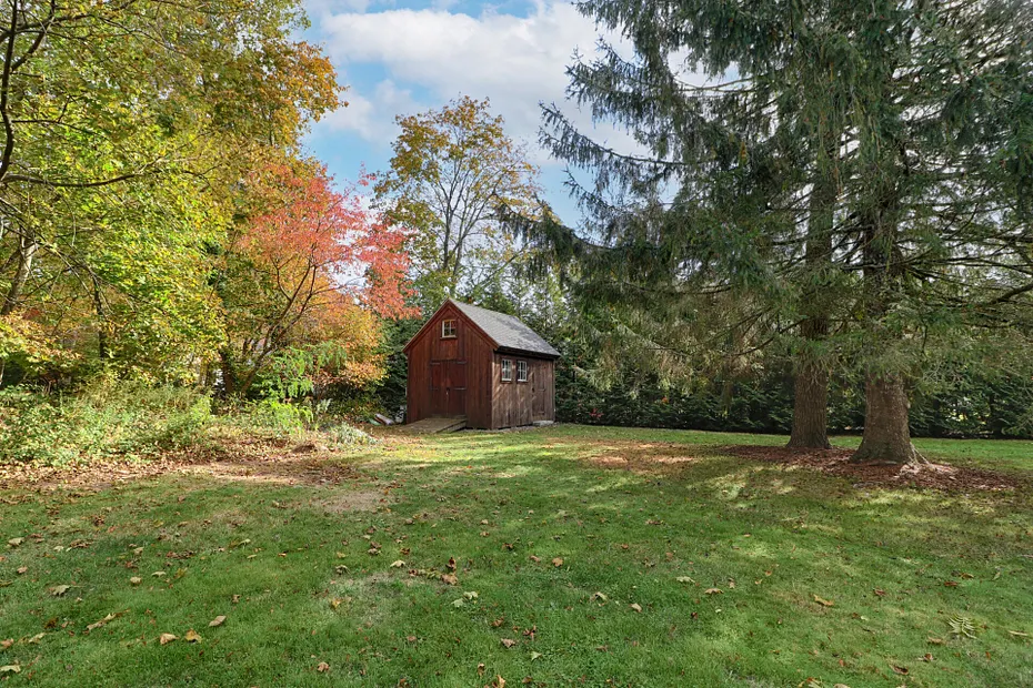 28 Brook Road Photo 9