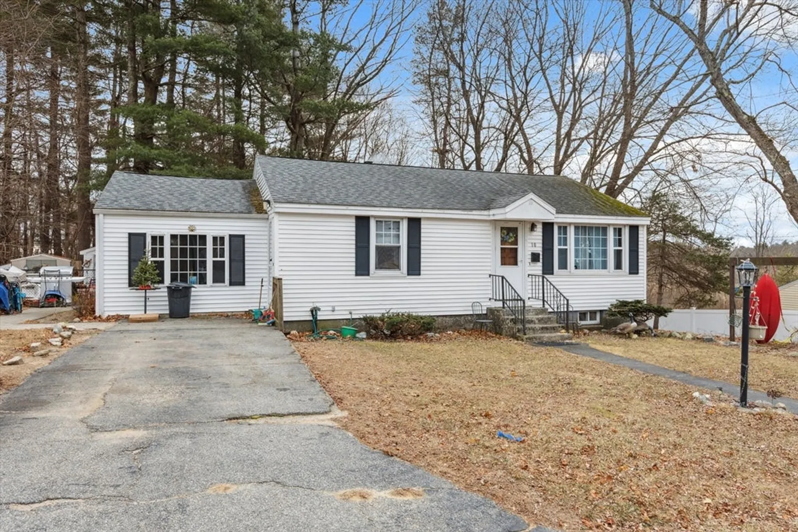 10 Hinckley Rd Photo 3