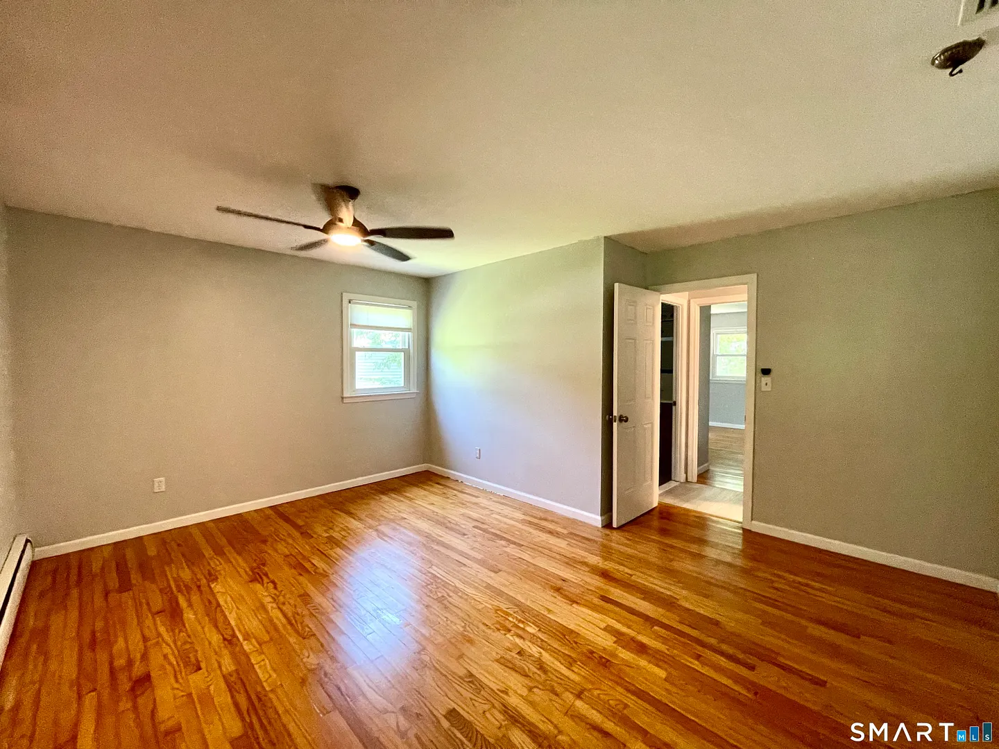 35 Woodmont Road Photo 17