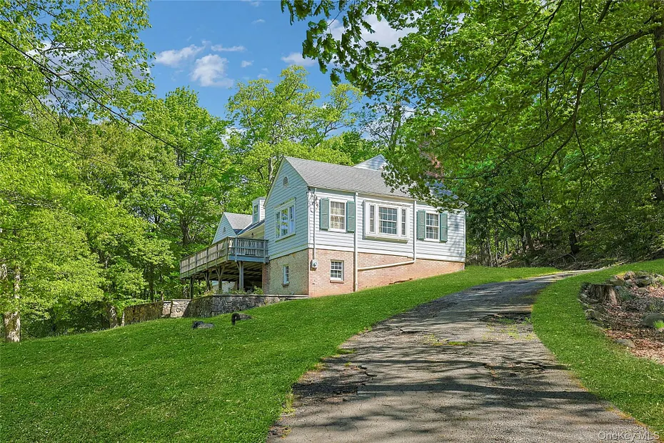 982 Bradley Parkway Photo 40