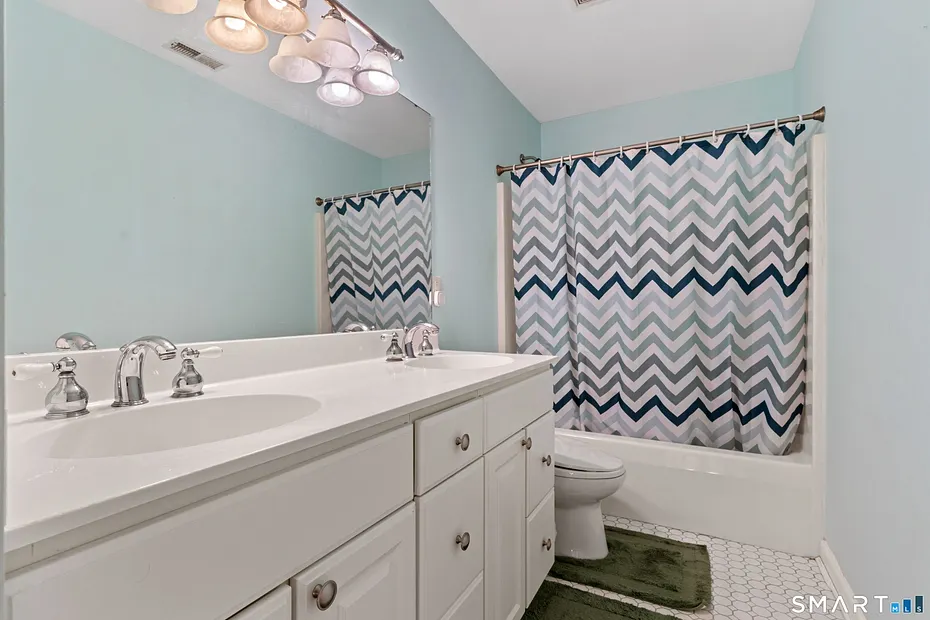 40 Lexington Way North Photo 21