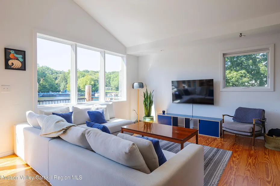 114 Lighthouse Drive Photo 17