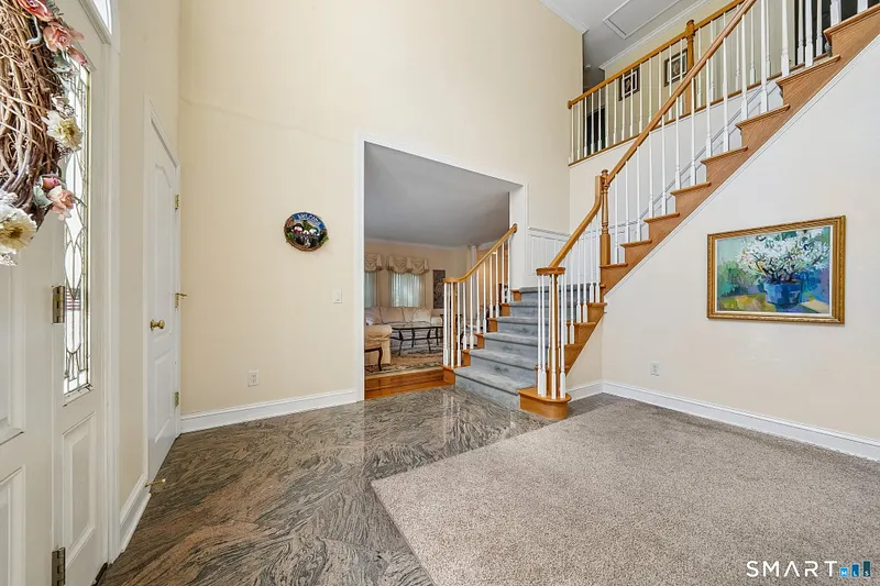 132 East Hunting Ridge Road Photo 4