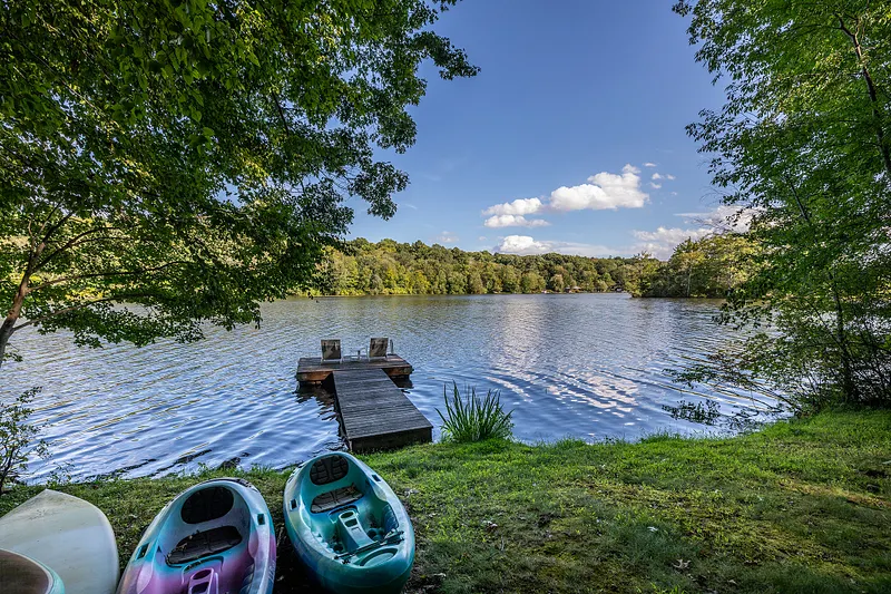 130 Lake Drive Photo 1