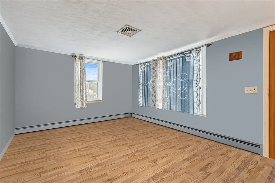 10 Hinckley Rd Photo 23