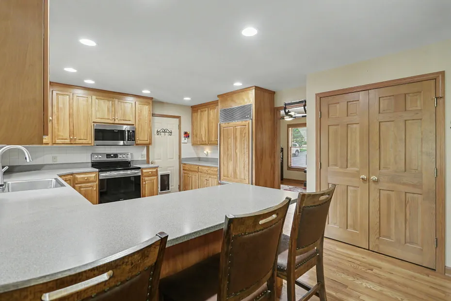 94 Tomlinson Road Photo 11