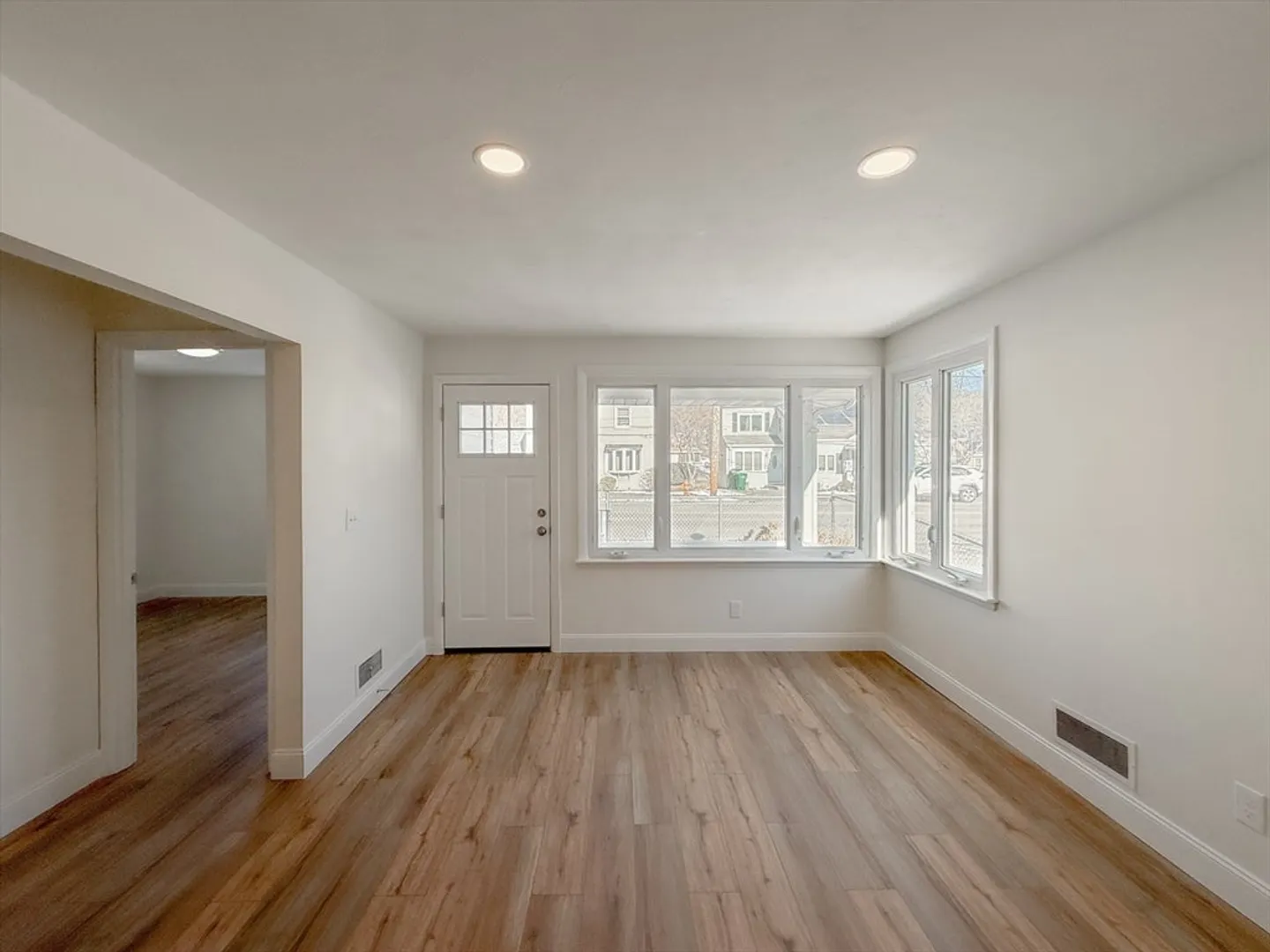 31 Millard Ave Photo 5