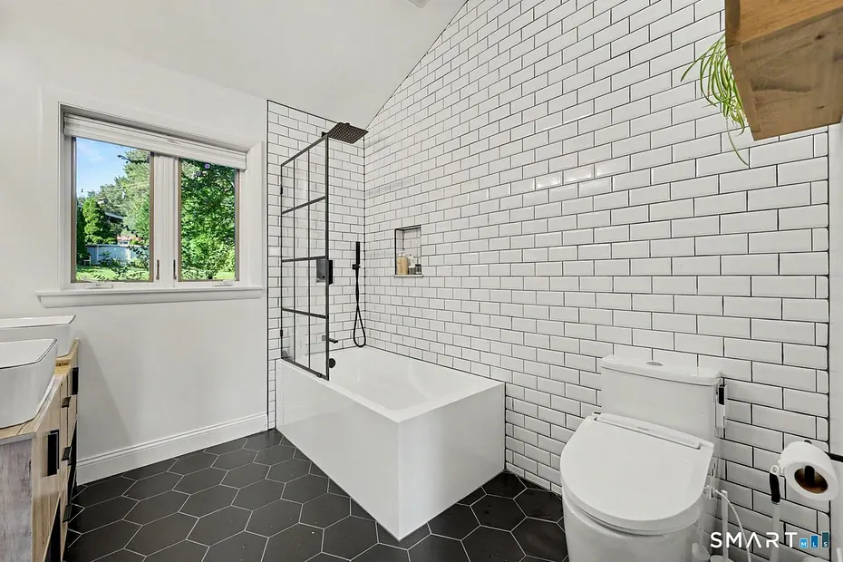 52 West Street Photo 30