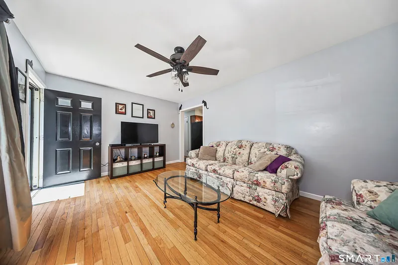 49 Schenck Lane Photo 7