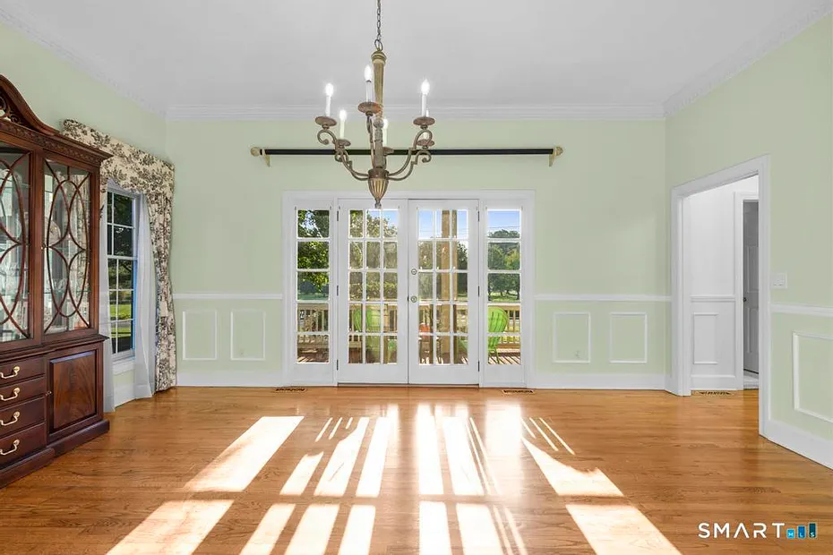 152 West River Street Photo 7