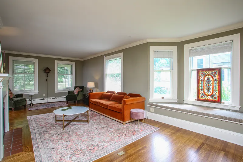 55 Marion Ave Photo 12