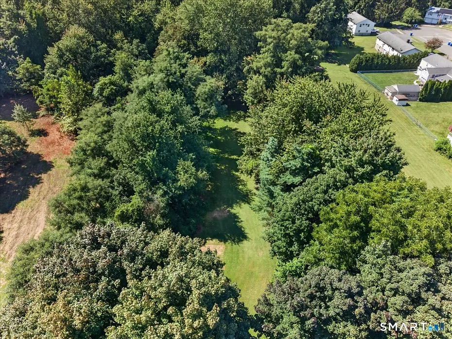 537 Naubuc Avenue Photo 8