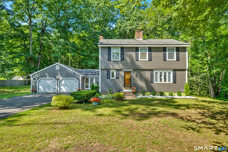 Suffield Single Family Photo 4
