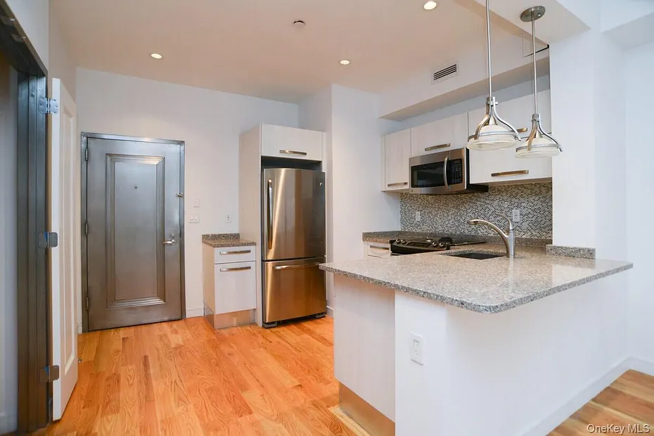 114 Greenpoint Avenue Photo 5