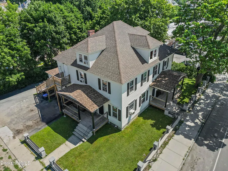 271 Tyler St Photo 33