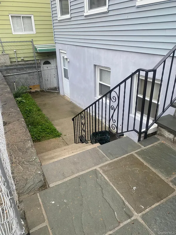 8 Morris Place Photo 2