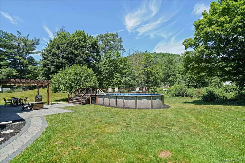 11 Kenneth Drive Photo 34