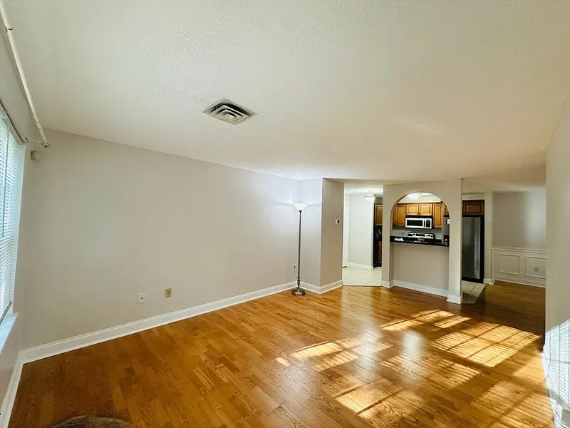 450 Brookside Dr  #B Photo 7