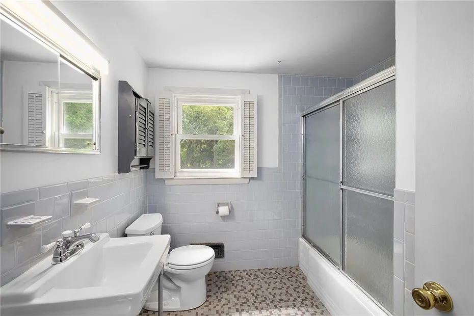 108 Longfellow Drive Photo 24
