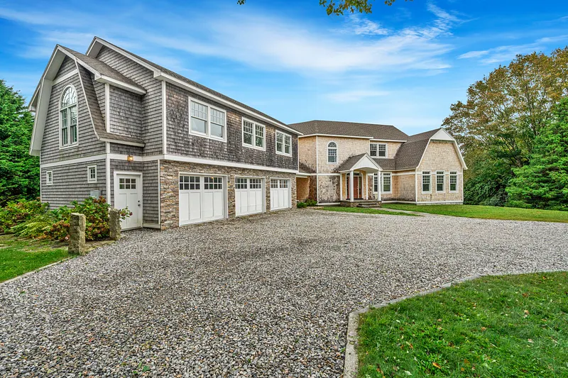 8 Montauk Avenue Photo 4