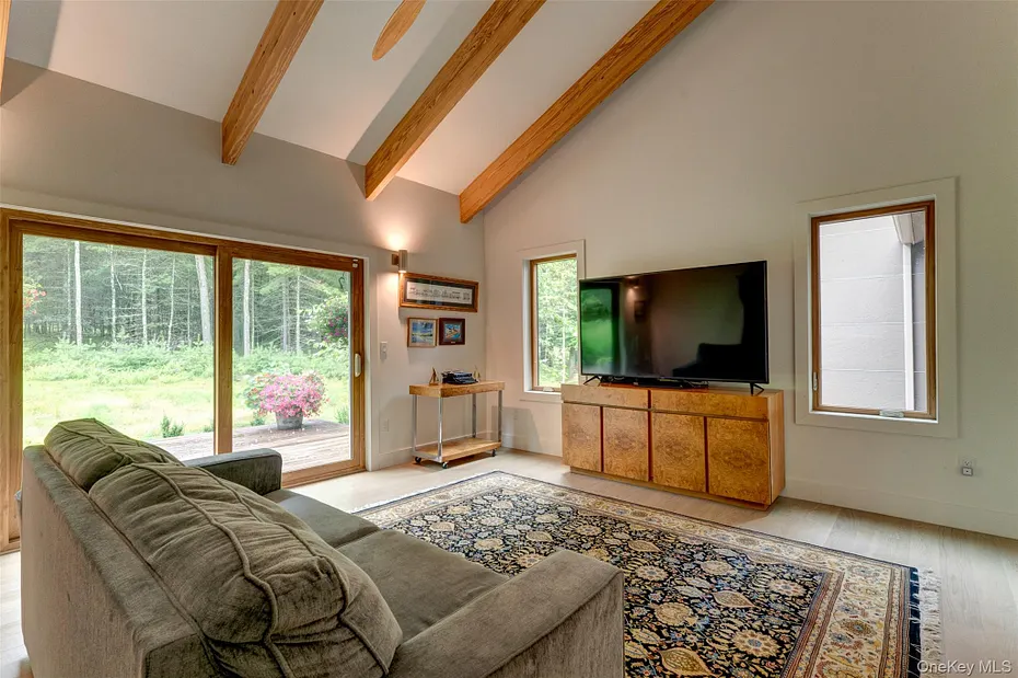 116 Francis Drive Photo 13