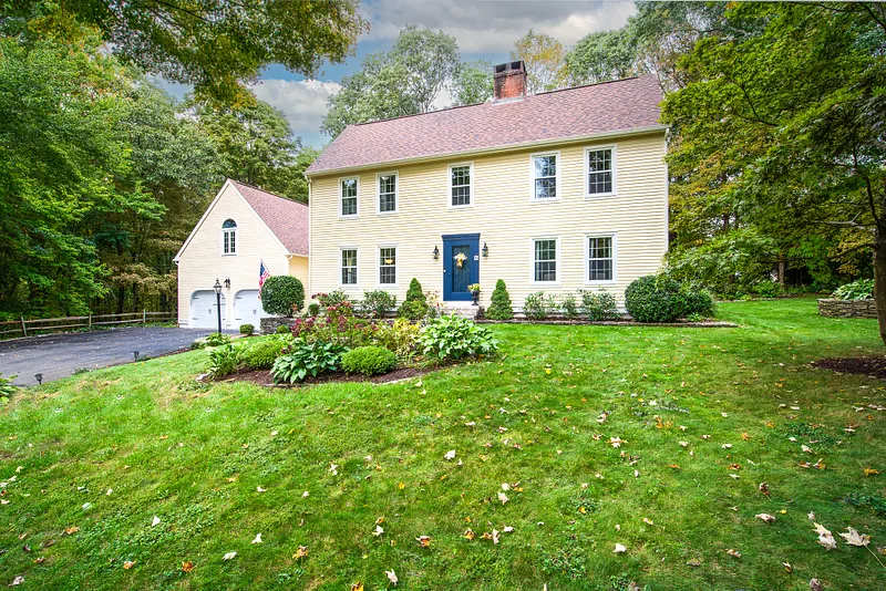 15 Hickory Hill Drive Photo 1