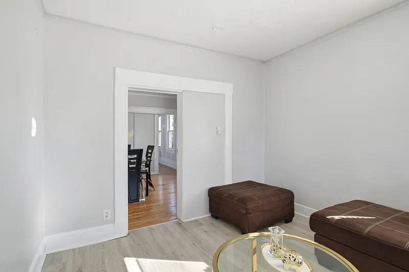 127 Dickinson Street Photo 6