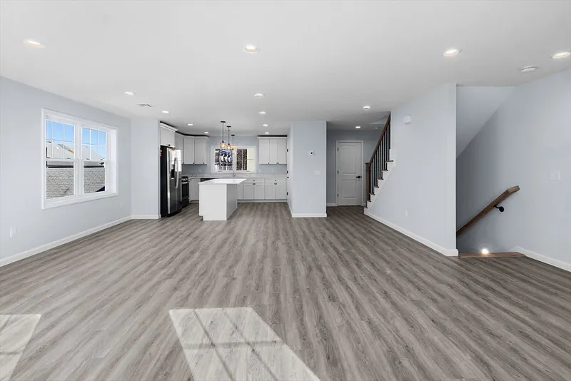 206 Durfee St. #1B Photo 3
