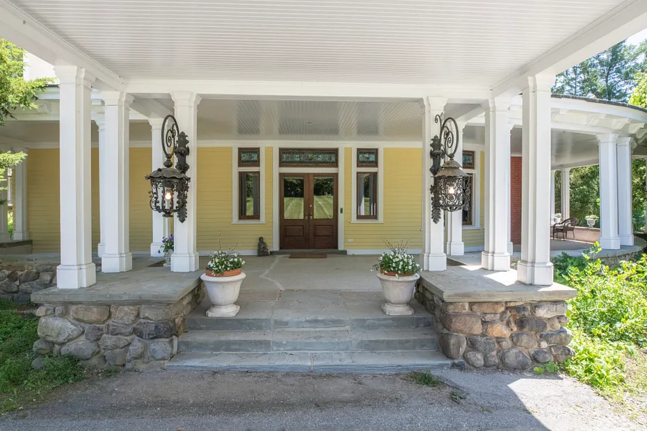 45 Hitchcock Lane Photo 8