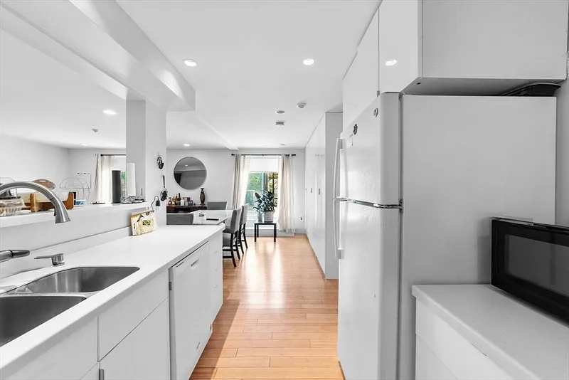 211 West Street  #10A Photo 11
