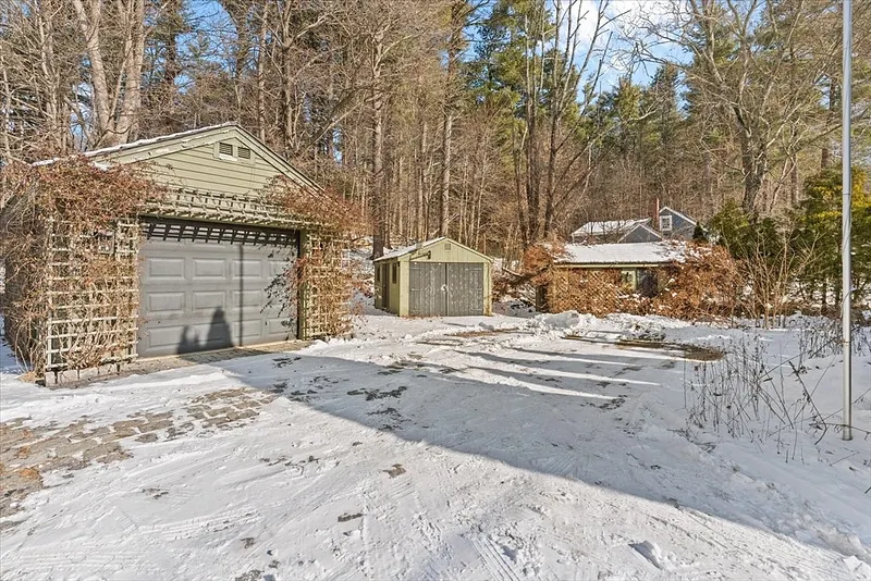 153 W. Main St. Photo 2