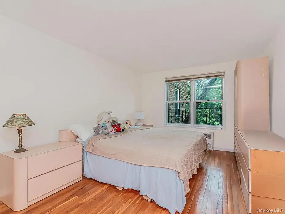 679 W 239th Street W  #3J Photo 6