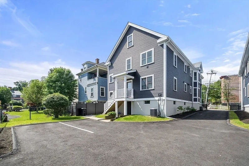 8 Brinton St #2 Photo 33