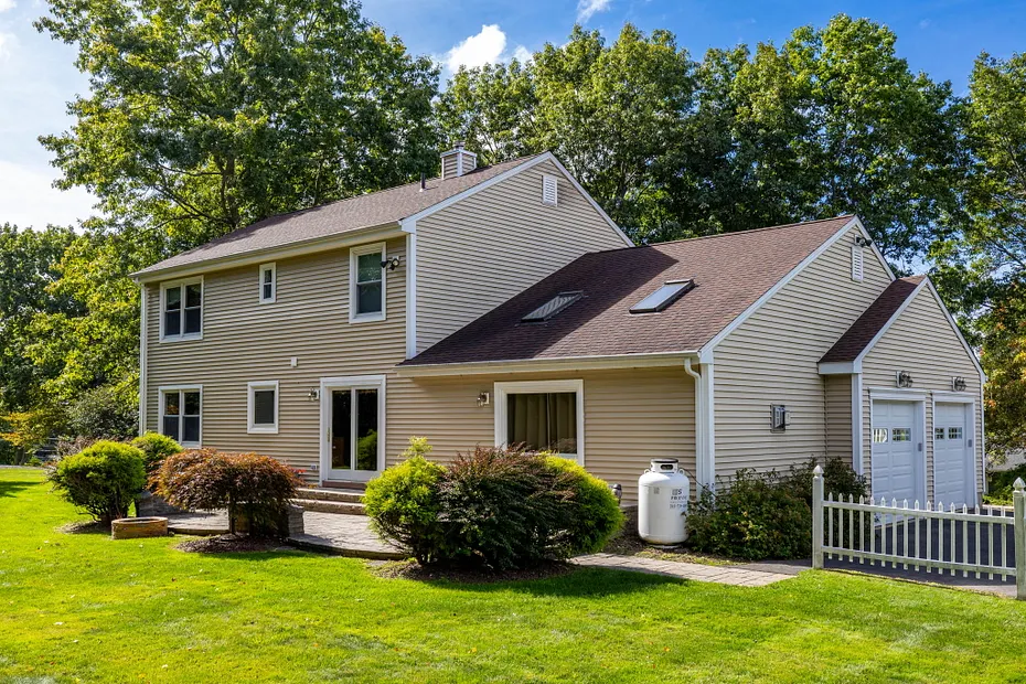 20 Alcott Road Photo 4