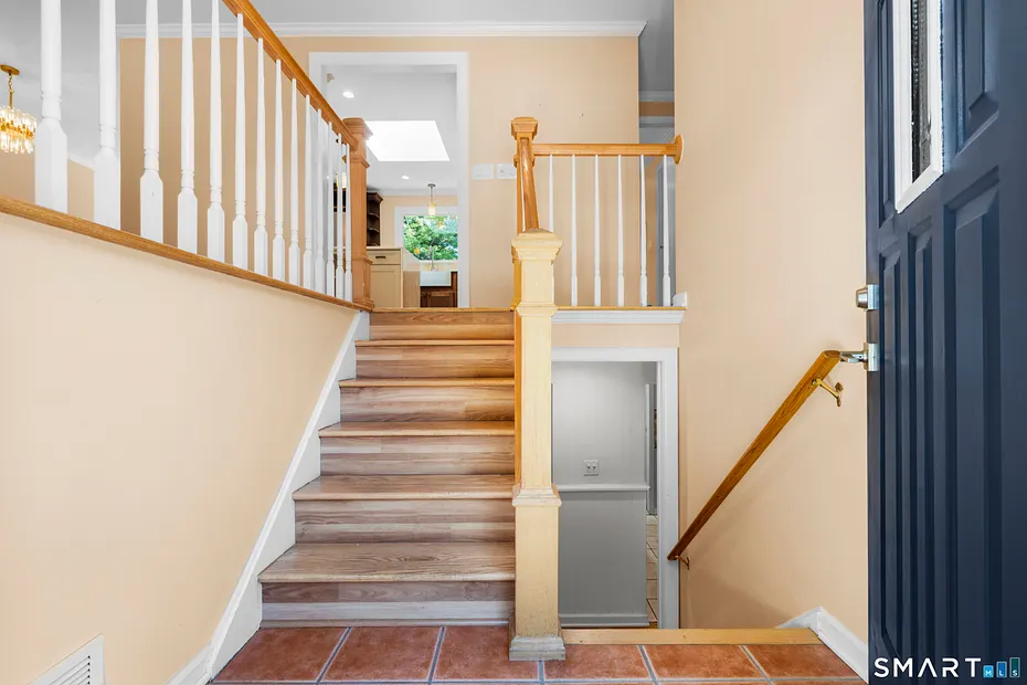 27 Amherst Place Photo 2