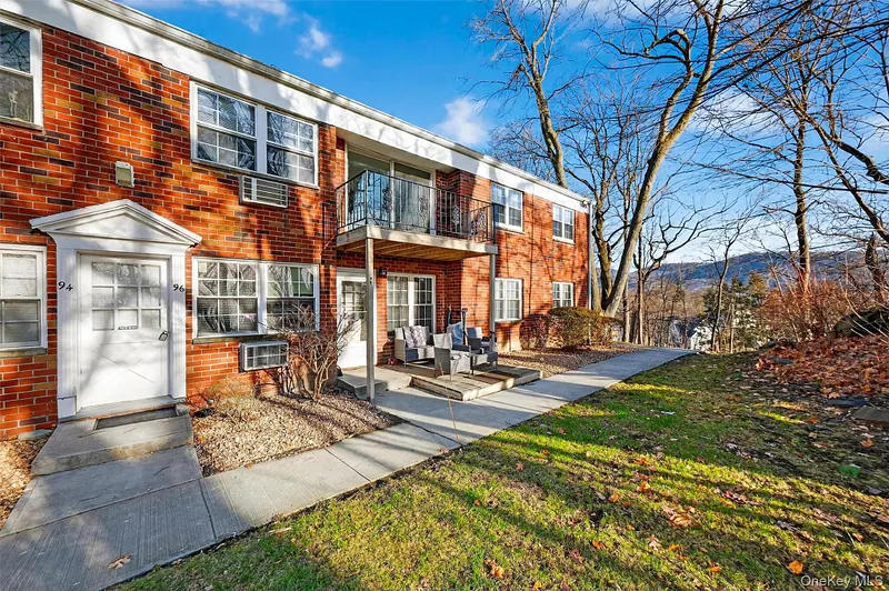 4 Colonial Road  #96 Photo 7