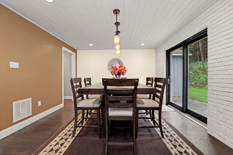 1226 Litchfield Road Photo 4