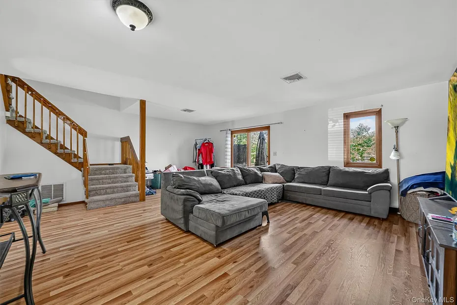 154 Eagleton Drive Photo 10