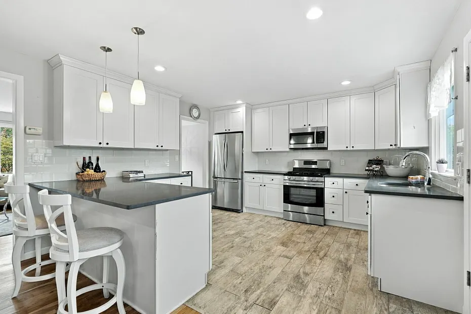 7 Frost Lane Photo 12
