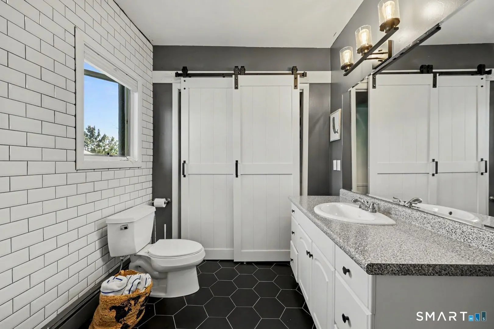 52 West Street Photo 33