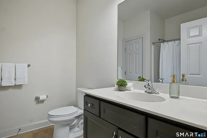 61 Lenox Road Photo 24