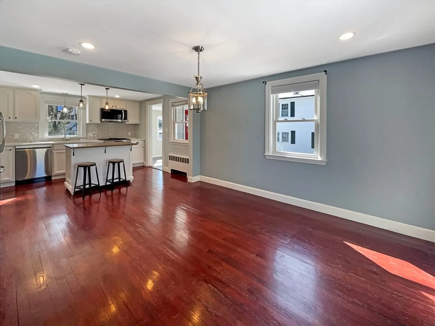 44 2nd St Photo 10