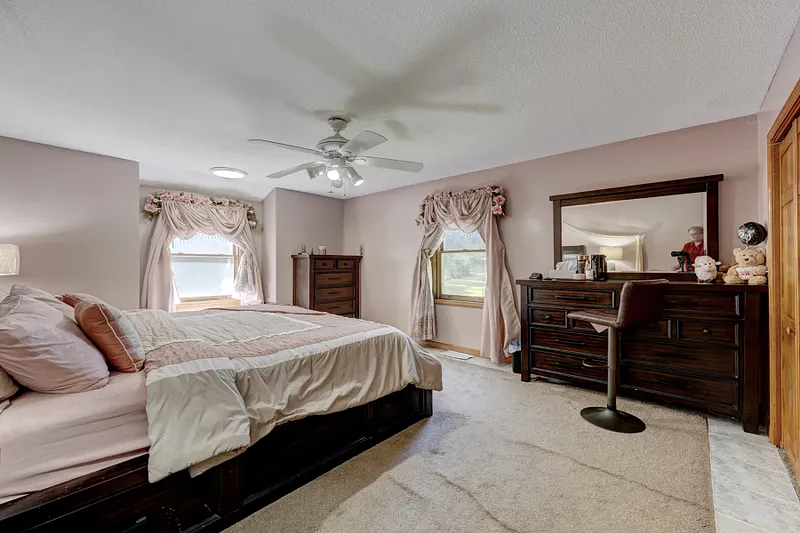 300 Hilltop Road Photo 29