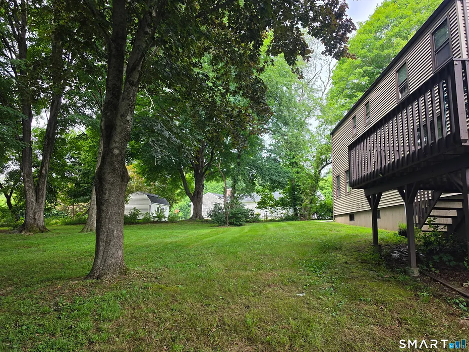 8 Squire Lane Photo 5