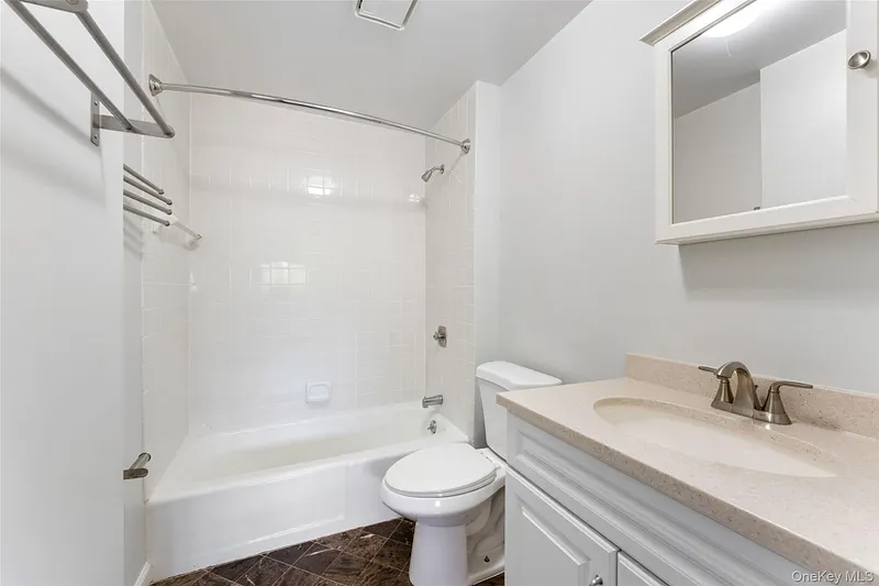 18 Bronxville Glen Drive  #3-12 Photo 29