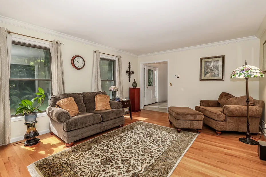 33 Brookwood Drive Photo 18