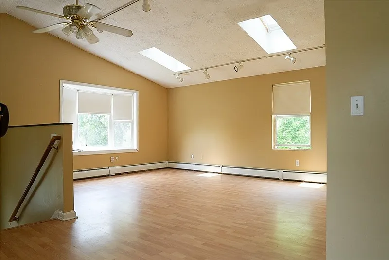 10 Scott Court Photo 2